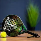 MATCHU - Padel racket - Inclusief een draagtas - 100% carbon frame, fiberglasse toplaag en zacht EVA foam - 3D grip technologie