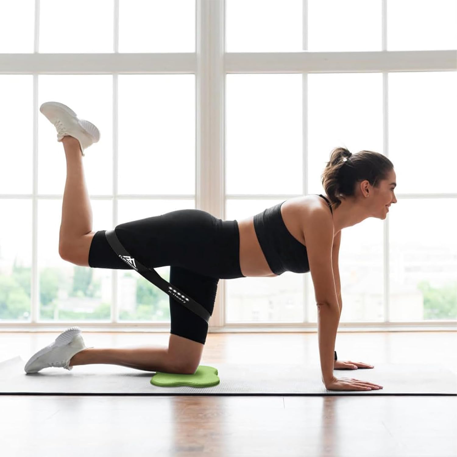 Flintronic Yoga-kniebeschermer, set van 2 antislip, yogamat, yoga-steunkussen, sportbalanskussen, comfortabele lichtgewicht ondersteuning voor knieën, handen, polsen en ellebogen - 20 x 20 cm, met