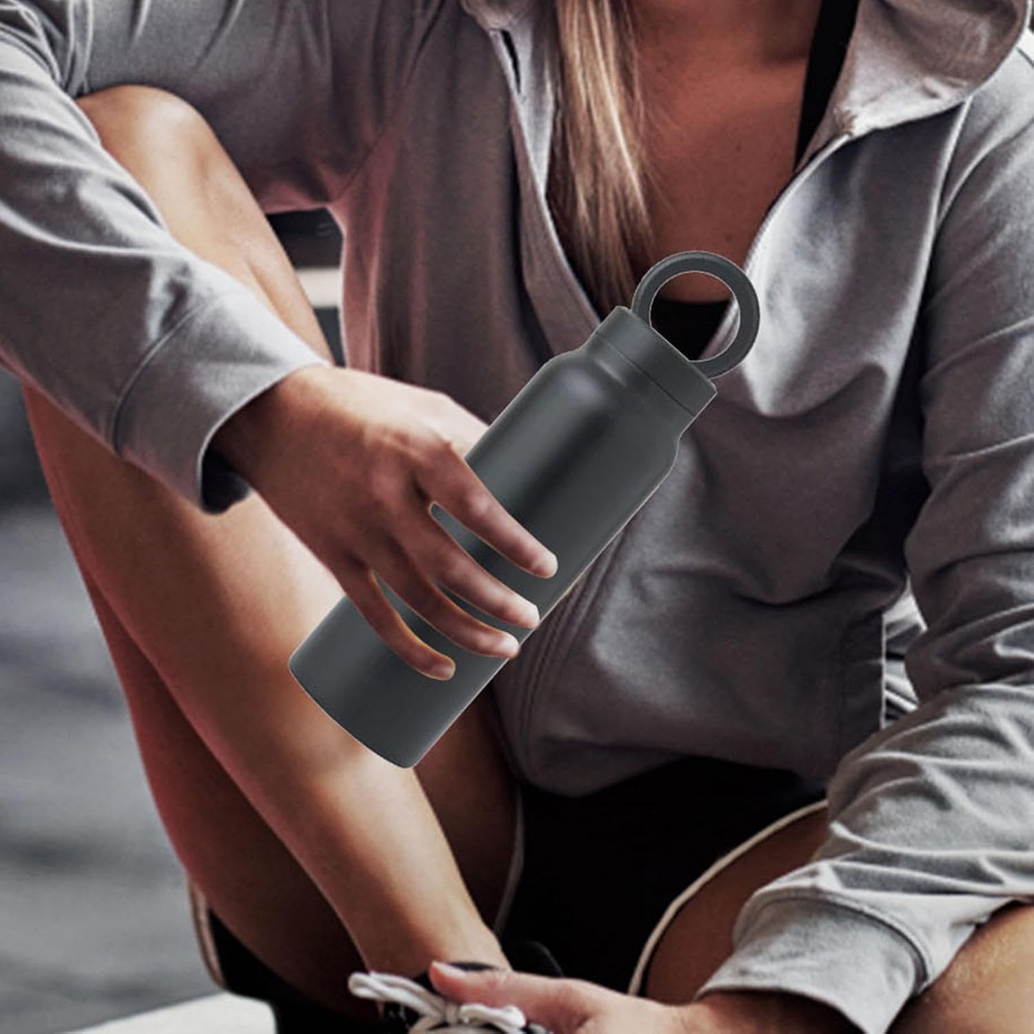 Vacuüm geïsoleerde magnetische waterfles - 24oz Gym & Sport Fles met telefoonhouder | Lekvrije magnetische fles voor buiten rijden, auto en sportschool