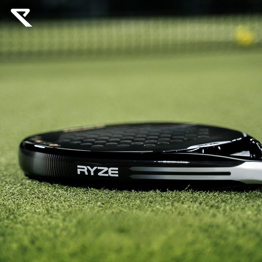 RYZE PEGASUS Padel Racket van 100% koolstofvezel - Maximale kracht + control - Pro Padel Tennisracket met EVA-15 Flex Foam - Licht en duurzaam met 360 g - Gratis draagtas inbegrepen